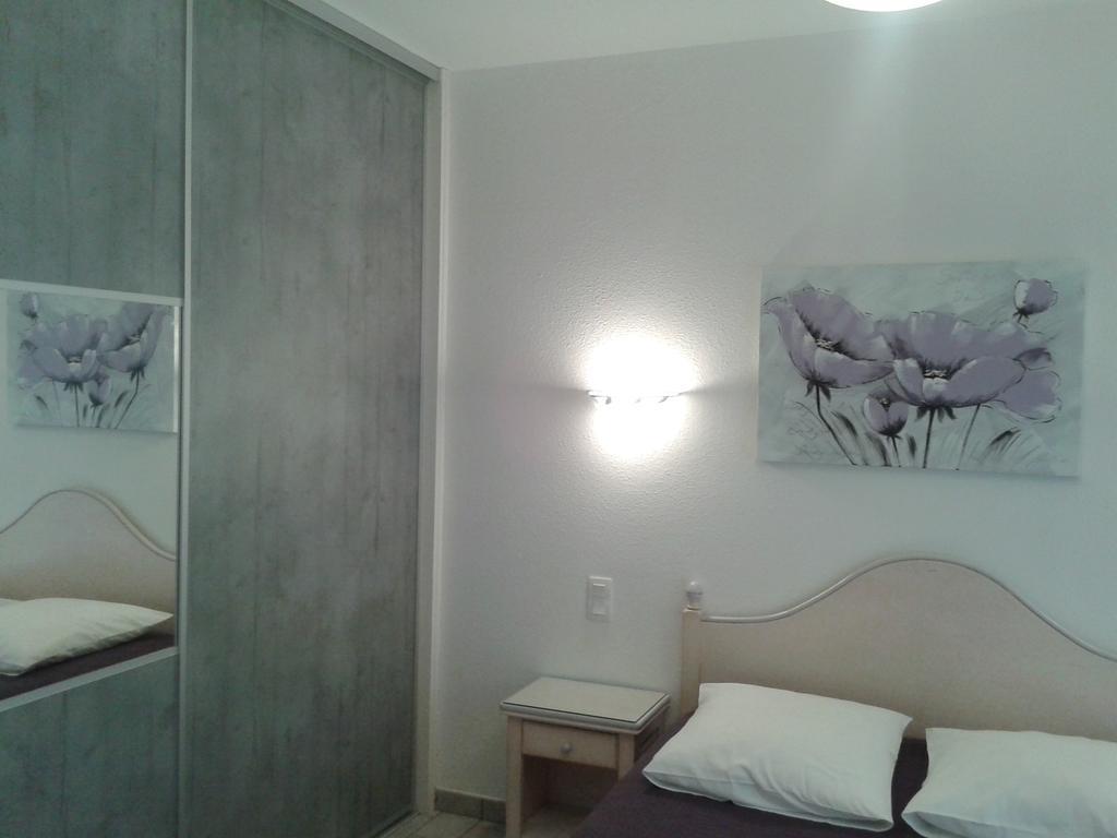 Chambres "Blanches" , Batiment Secondaire Hotel La Caravelle, Vue Jardin Biscarrosse-Plage Habitación foto
